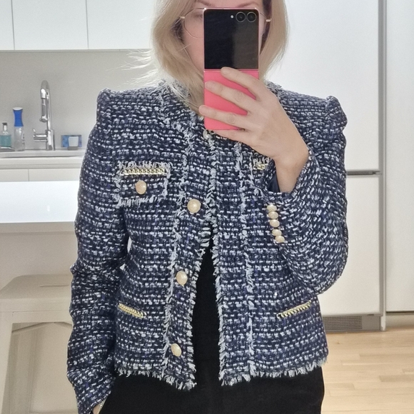 Generation Love - Picture 3 of 7